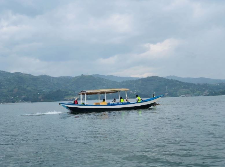 Round trip or One way guided boat trip (Rubavu to Karongi, Kibuye)